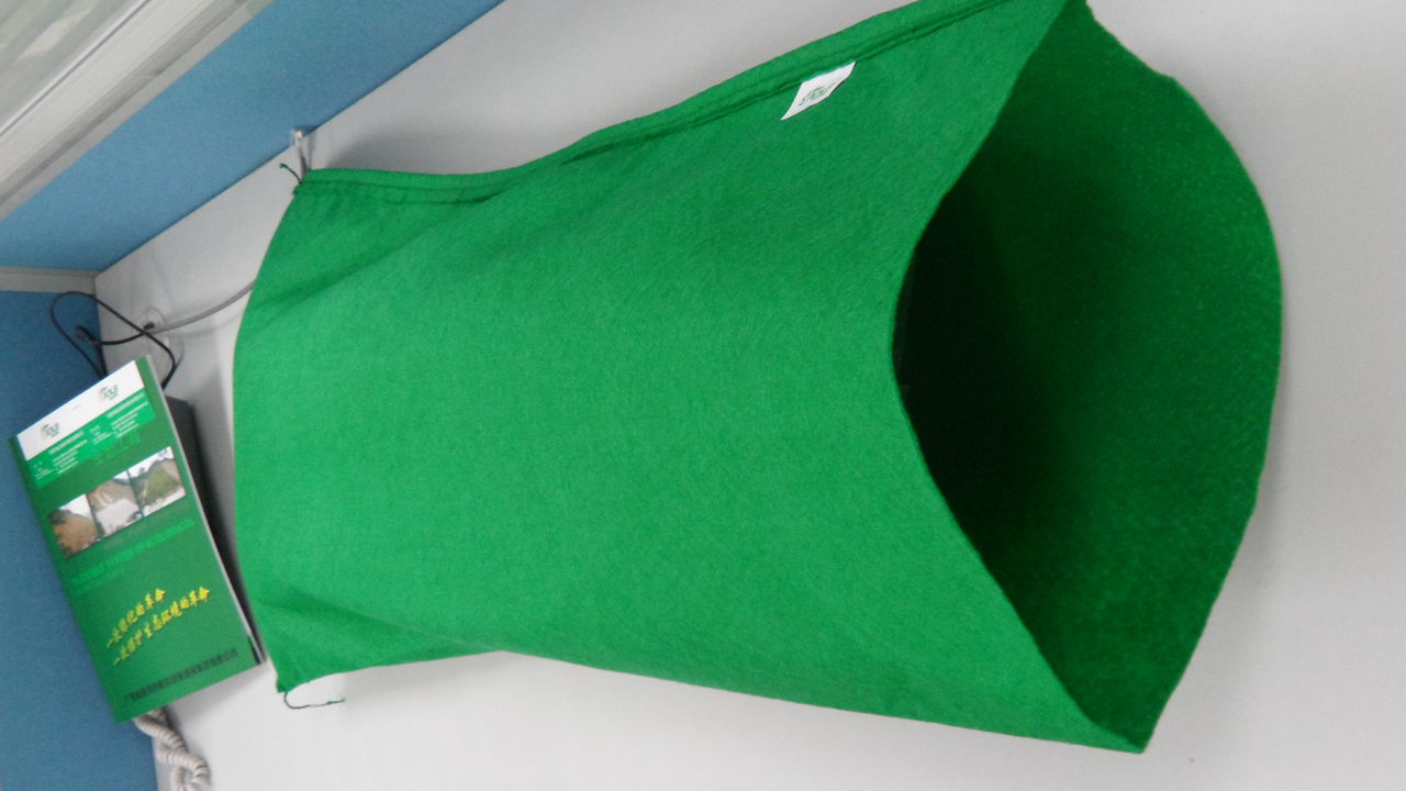 簡述生態(tài)袋植被恢復(fù)情況及生態(tài)護坡工程質(zhì)量