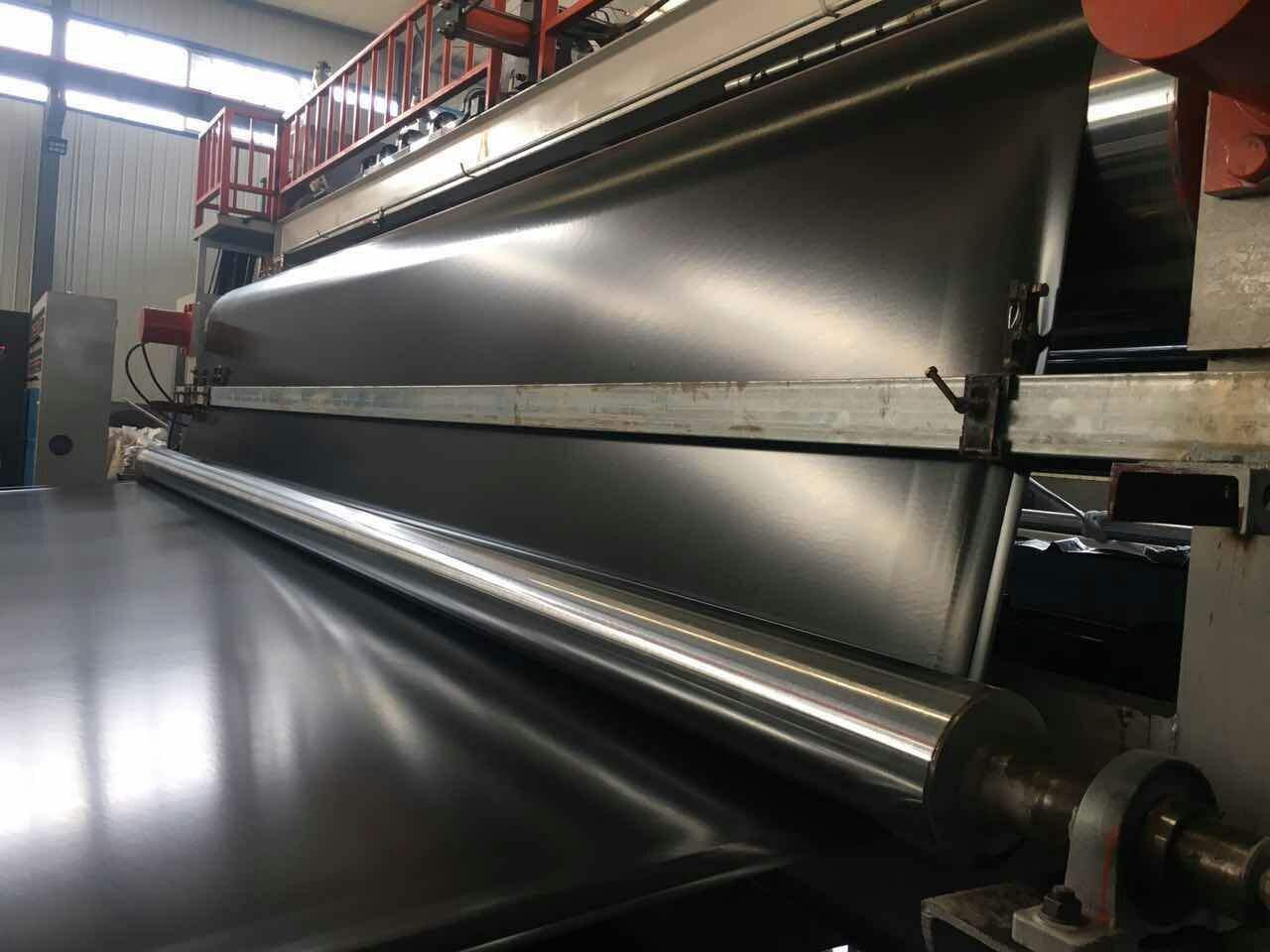 細談PE復(fù)合土工膜的拼接及焊接