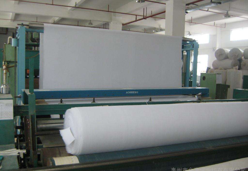 如何屏蔽紫外線(xiàn)對(duì)長(zhǎng)絲或者短絲土工布的影響