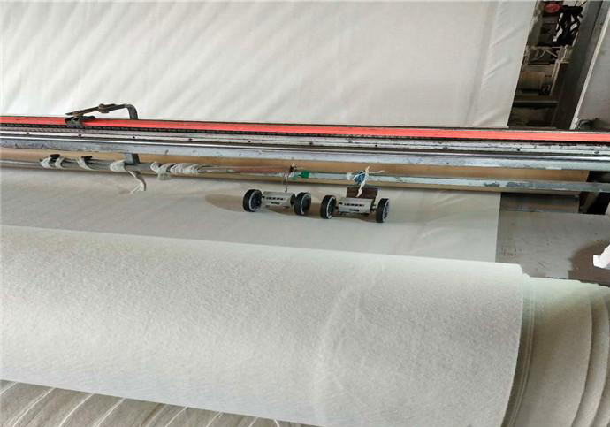 復(fù)合土工膜運用于高土石壩的難點