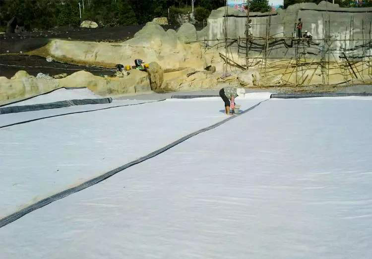 風(fēng)化料心墻的上游面鋪設(shè)土工膜的優(yōu)勢