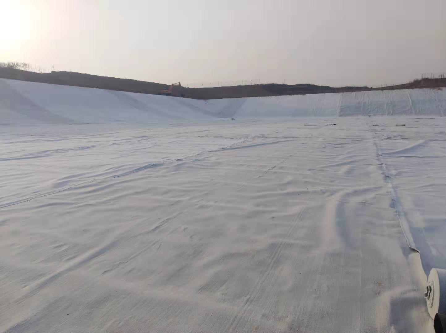 防滲膜焊接操作人員一般是怎樣配合的？