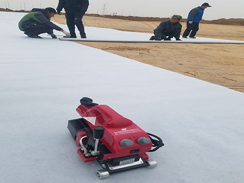 寬度對非織造土工膜拉伸性能影響
