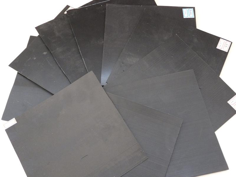 防滲墻上接復(fù)合土工膜是圍堰常用的防滲體系